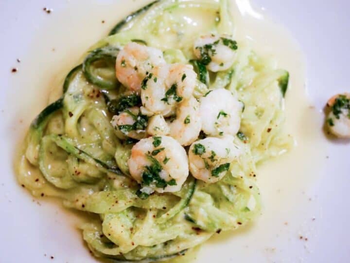 A healthy twist on a favorite: Fettucini alfredo ala cukes and cauli recipe uses nourishing bone broth & veggies for gluten free, dairy free pasta dinner