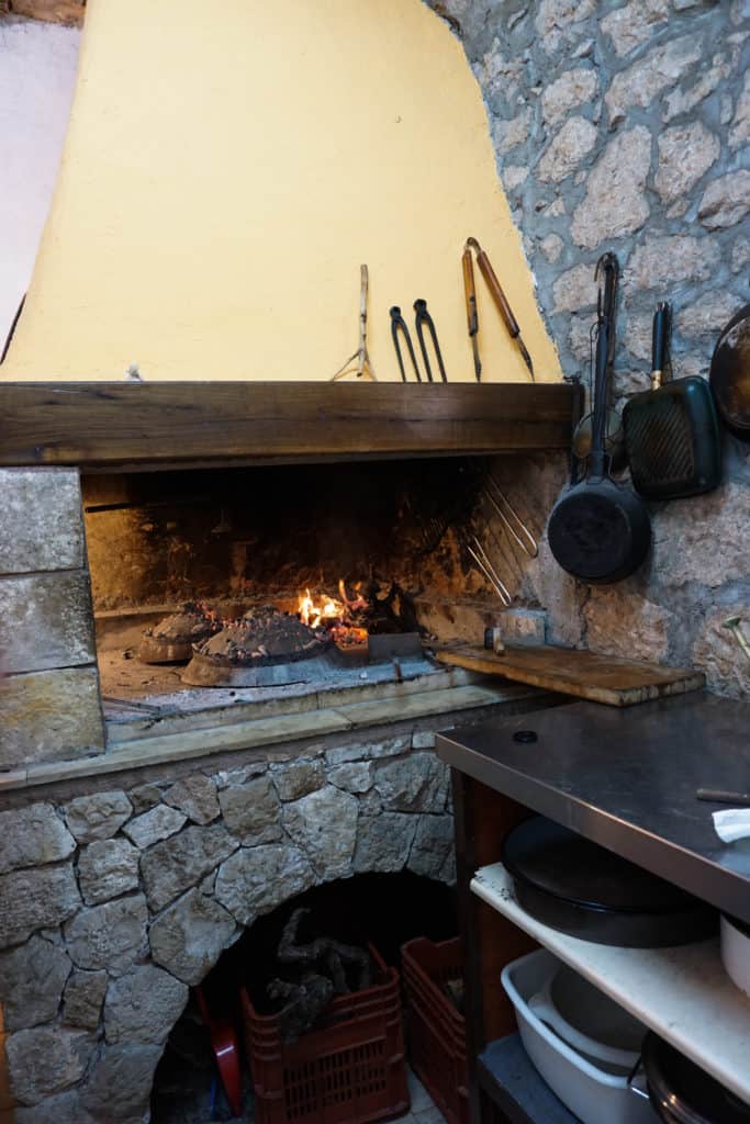 A traditional Croatian cooking class with Peka and a wine tour of dalmatian wineries on the Peljesac Peninsula. A perfect Dubrovnik day trip in Croatia