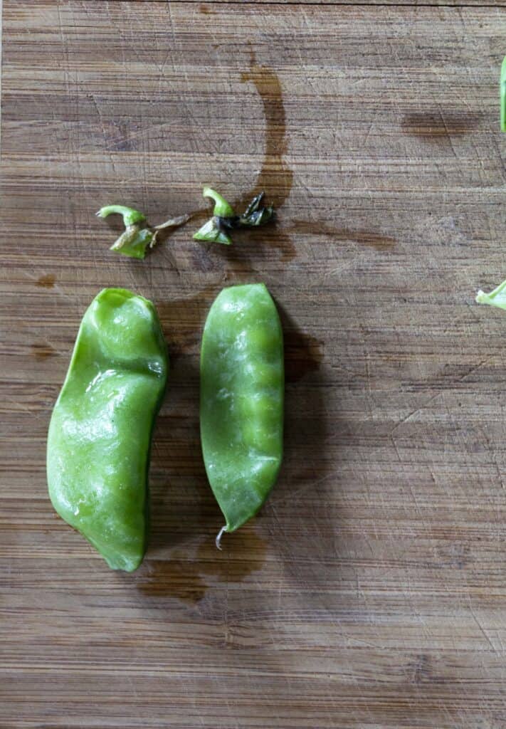 Snap peas with ends removed